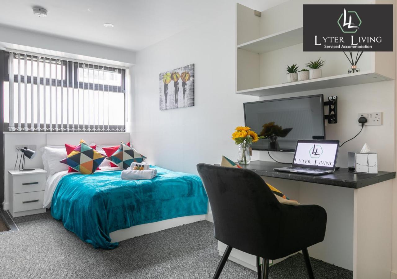 לייסטר Studio Apartments By Lyter Living Desks & Wifi - Monthly Stays Available מראה חיצוני תמונה