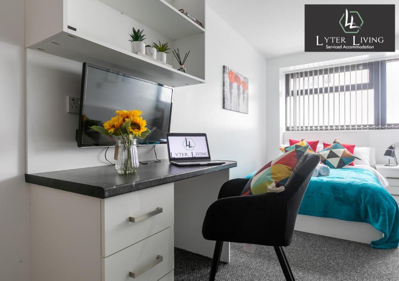 לייסטר Studio Apartments By Lyter Living Desks & Wifi - Monthly Stays Available מראה חיצוני תמונה