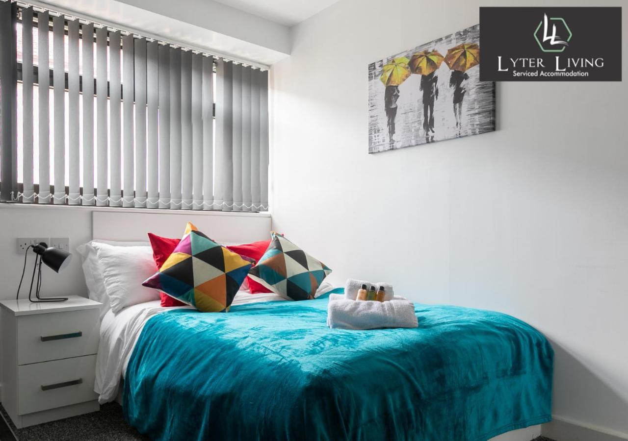 לייסטר Studio Apartments By Lyter Living Desks & Wifi - Monthly Stays Available מראה חיצוני תמונה