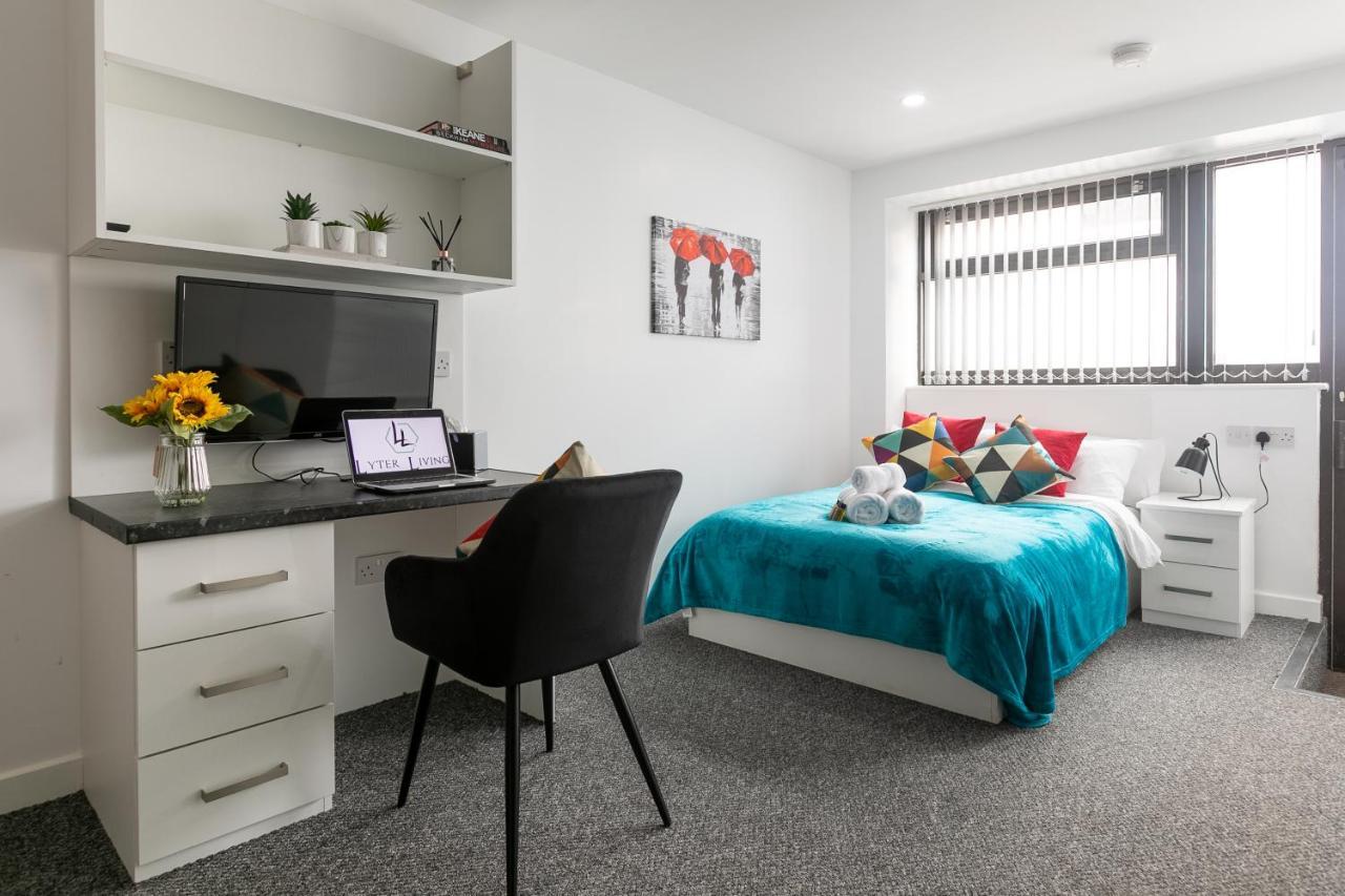 לייסטר Studio Apartments By Lyter Living Desks & Wifi - Monthly Stays Available מראה חיצוני תמונה